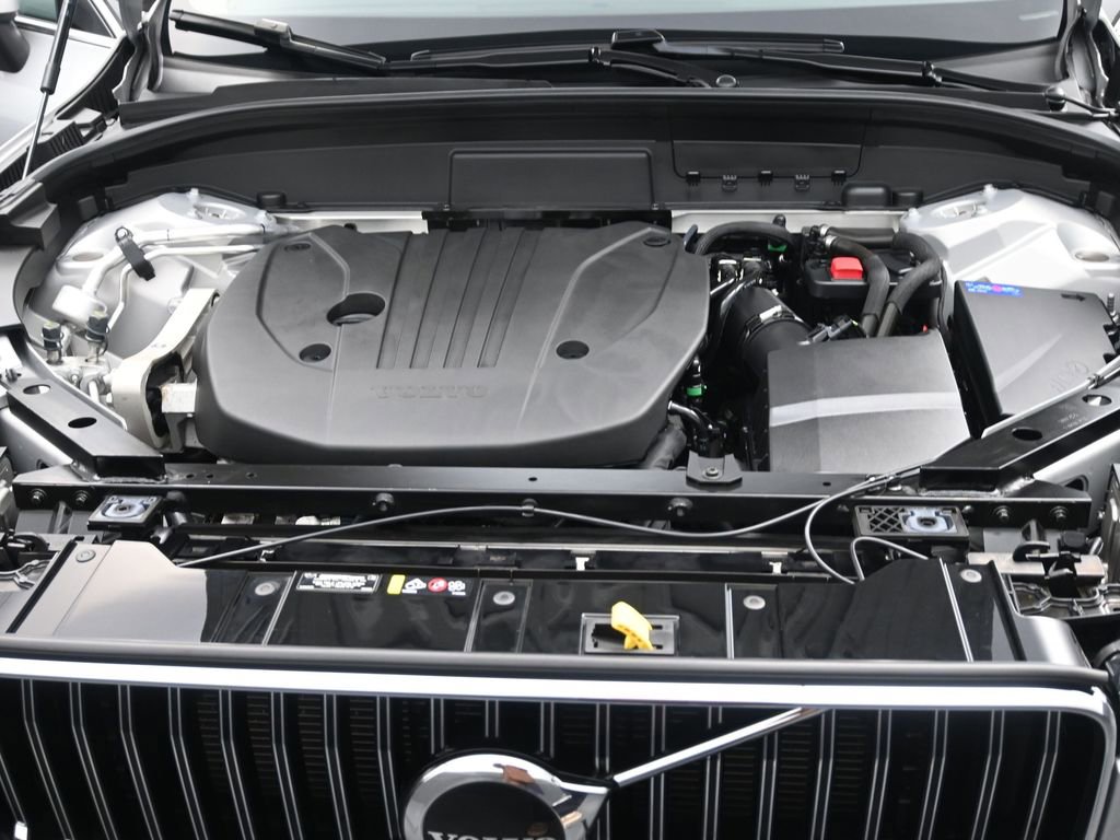 Used 2023 Volvo XC60 B5 Plus w/ Climate Package image 16