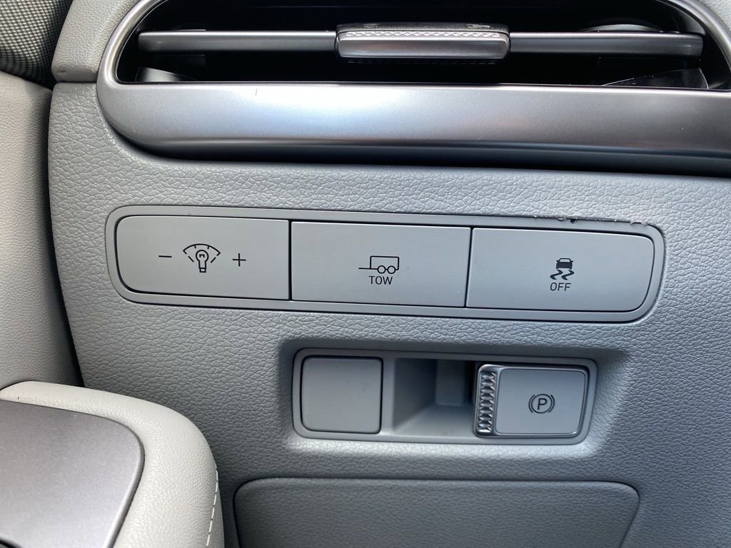 Certified 2023 Hyundai Palisade SE image 24