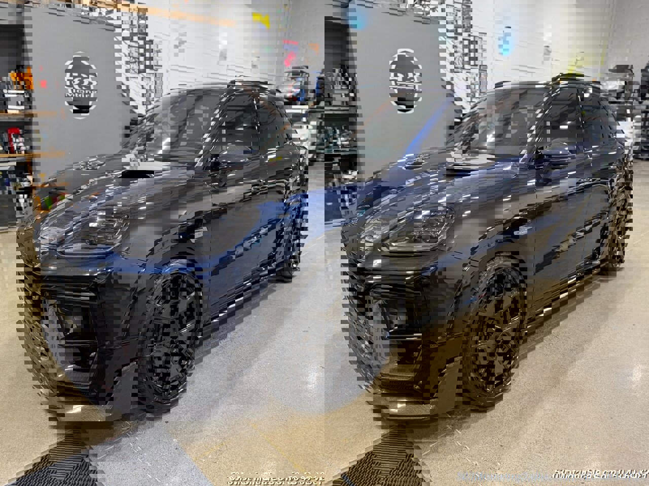 Used 2024 Porsche Cayenne Turbo AWD/4WD image 11