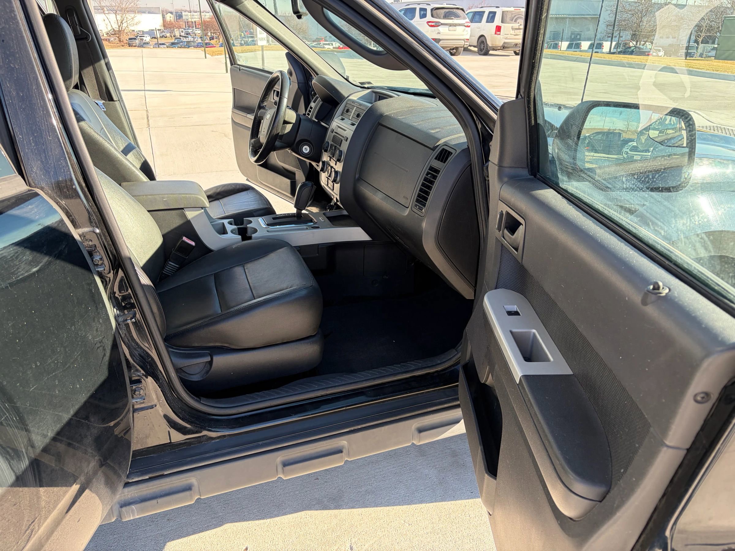 Used 2010 Ford Escape XLT AWD/4WD image 13