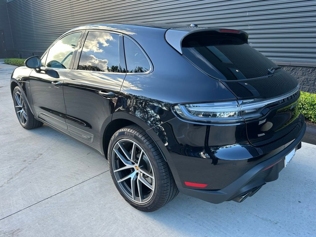 Certified 2025 Porsche Macan T image 3
