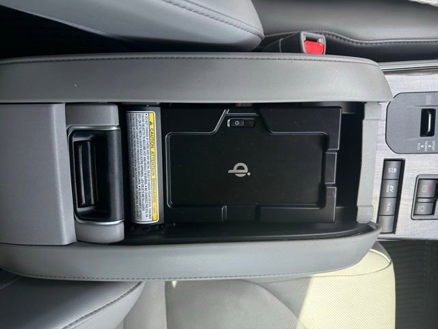 Certified 2021 Toyota Highlander Platinum AWD/4WD image 30