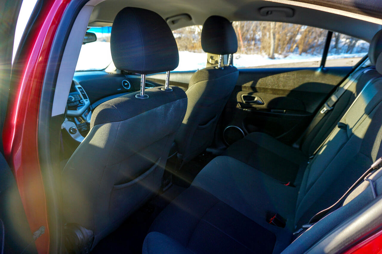 Used 2011 Chevrolet Cruze LT image 17