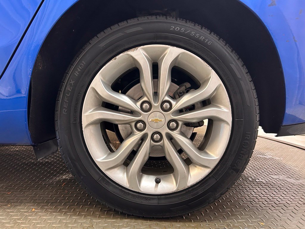 Used 2019 Chevrolet Cruze LT FWD image 9