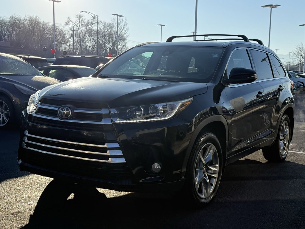 Used 2018 Toyota Highlander Limited image 3