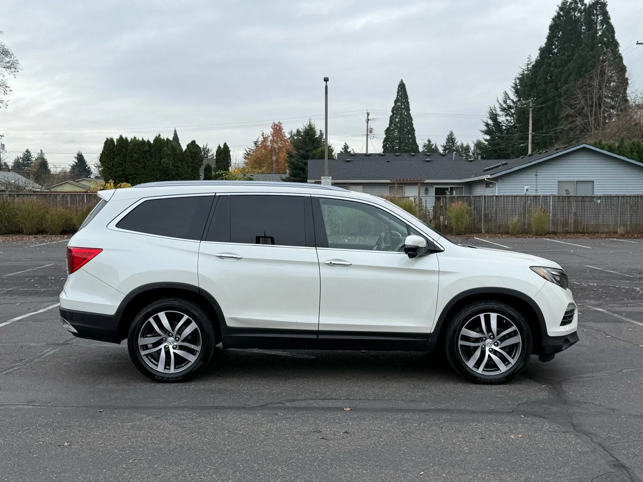 Used 2016 Honda Pilot Touring image 7