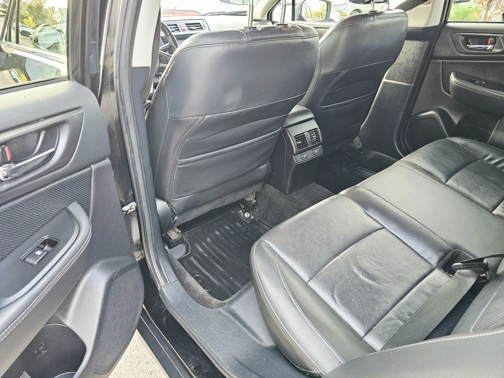 Used 2015 Subaru Outback 2.5i Limited image 10