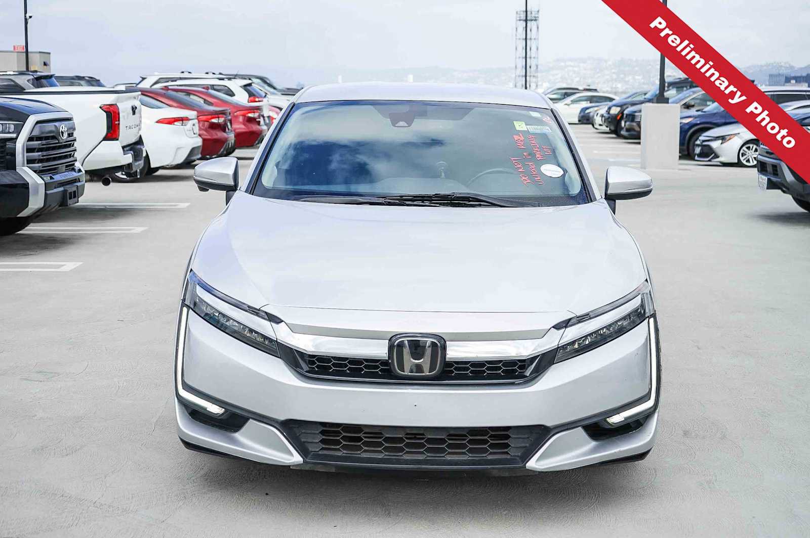 Used 2018 Honda Clarity Touring image 2