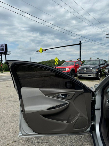 Used 2021 Chevrolet Malibu LS image 14