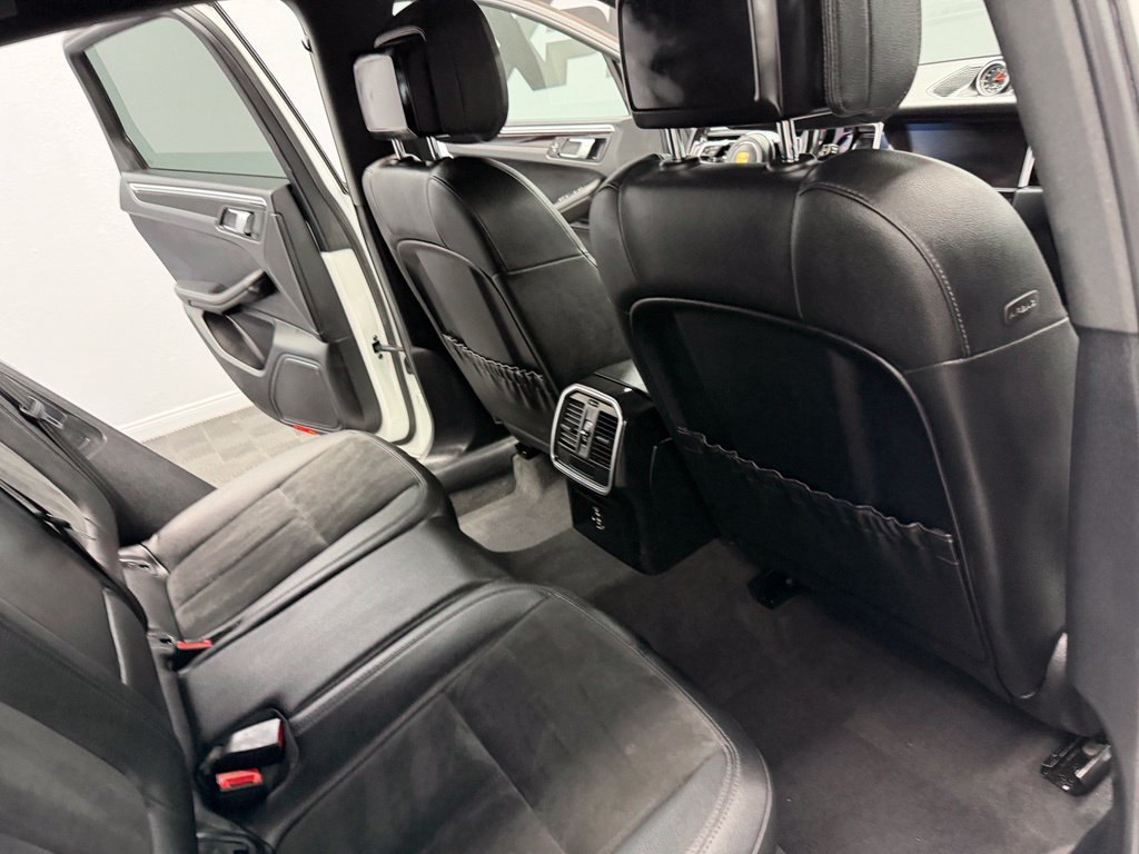 Used 2021 Porsche Macan AWD/4WD image 46