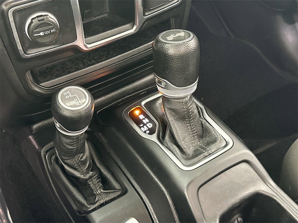 Used 2021 Jeep Wrangler Sport image 17