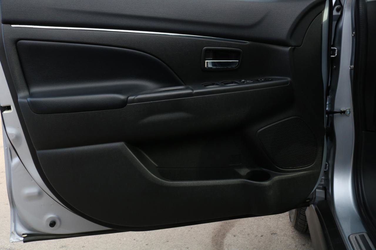 Used 2017 Mitsubishi Outlander Sport SEL AWD/4WD image 17