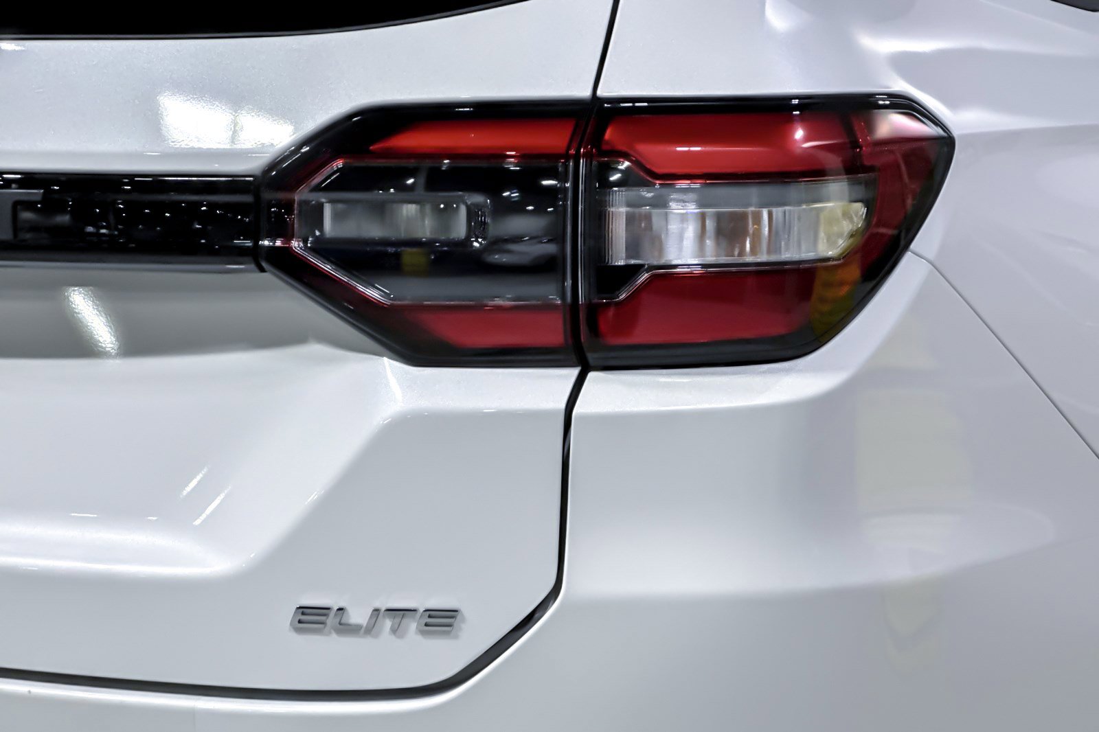 Used 2023 Honda Pilot Elite image 12