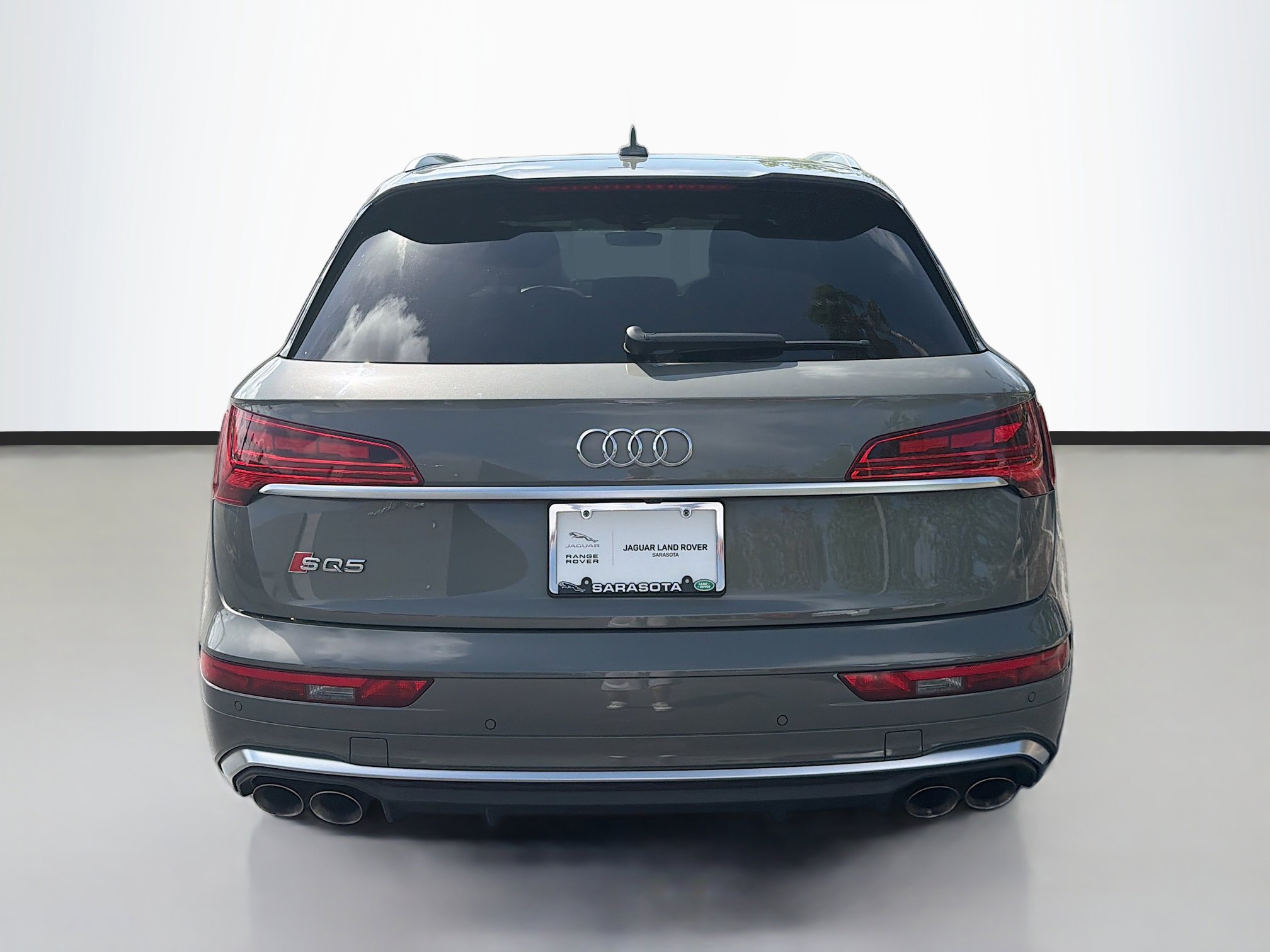 Used 2023 Audi SQ5 Prestige w/ Prestige Package image 4
