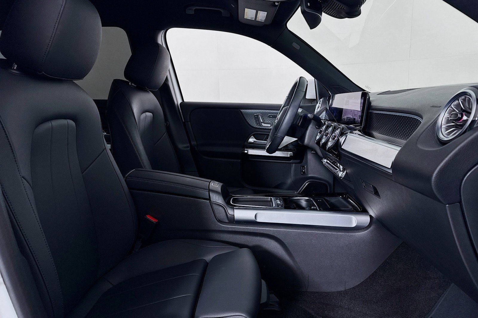Certified 2025 Mercedes-Benz EQB 250+ image 6