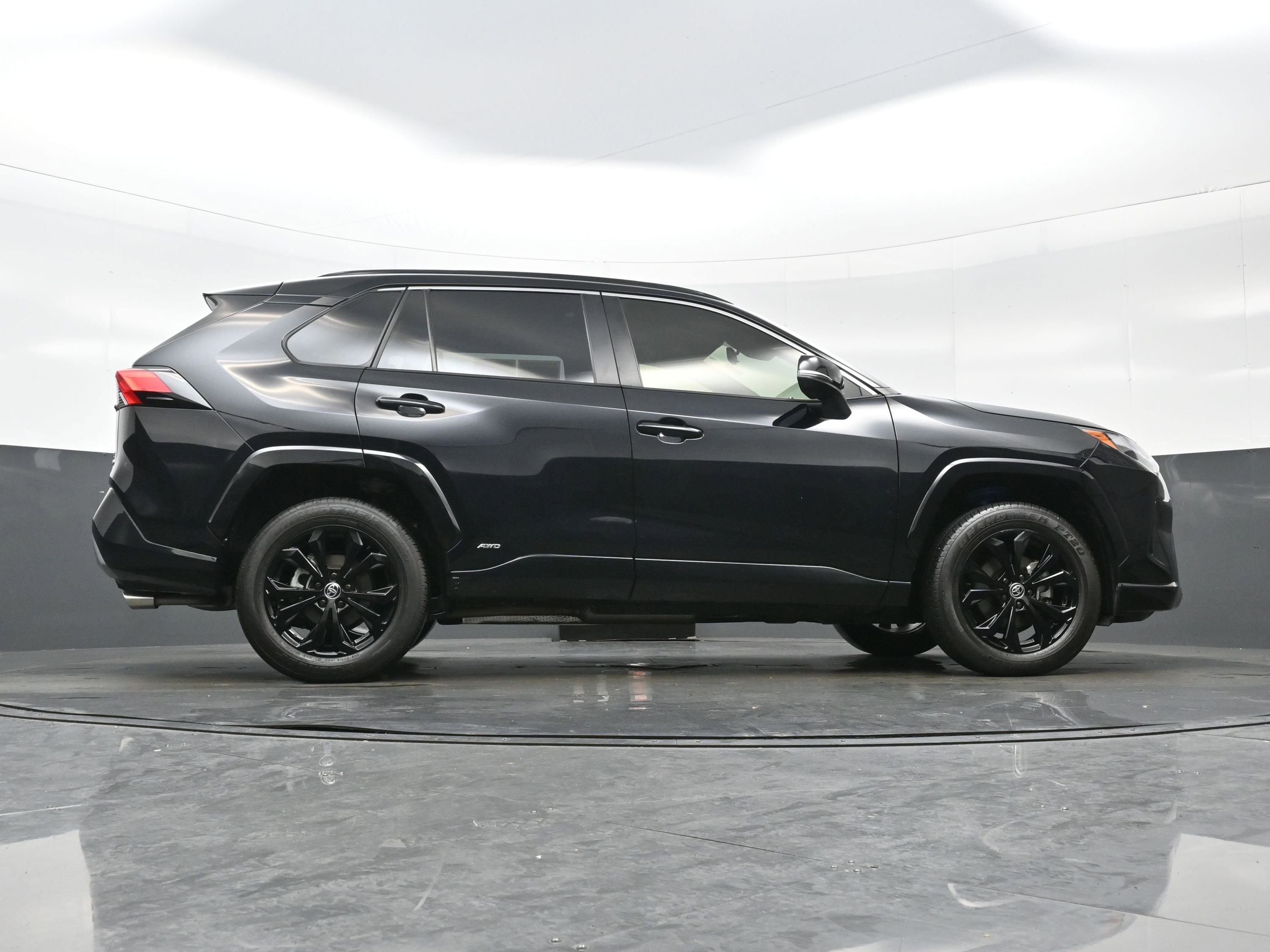 Used 2023 Toyota RAV4 SE w/ SE Grade Weather Package AWD/4WD image 33