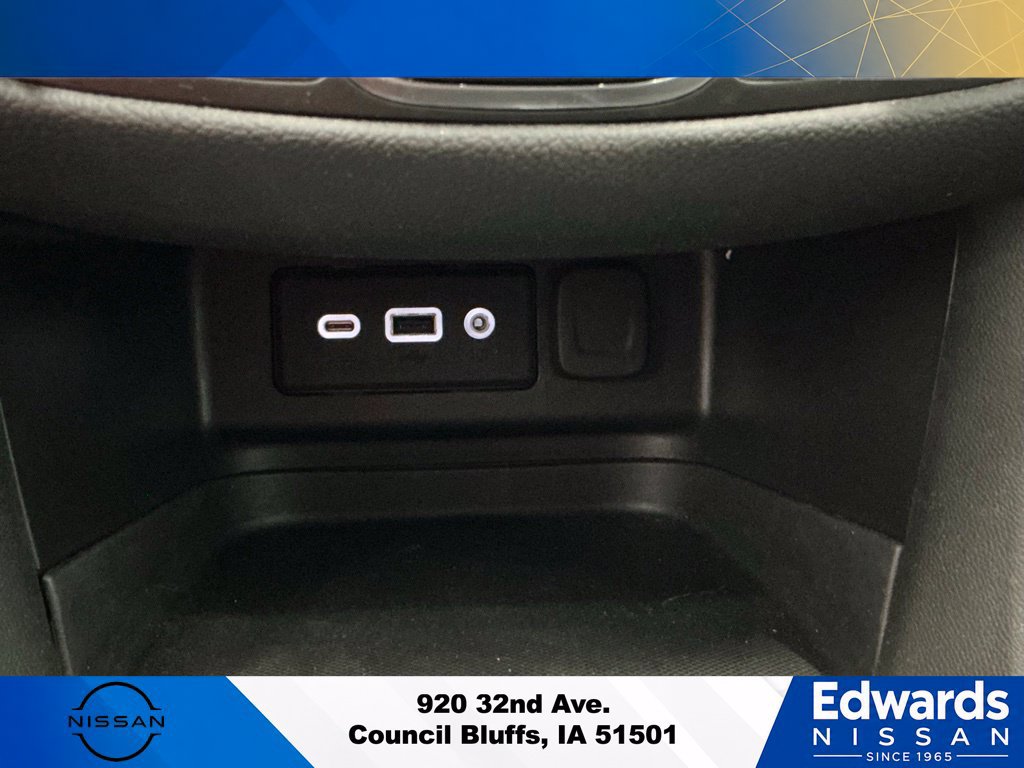 Used 2024 Chevrolet Equinox LT AWD/4WD image 23
