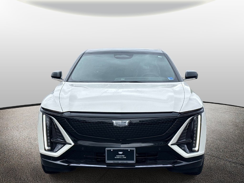New 2027 Cadillac Lyriq Sport w/ LPO, Floor Liner Package AWD/4WD image 6