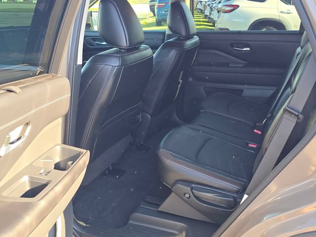 Certified 2025 Nissan Pathfinder Platinum w/ Cargo Package FWD image 10
