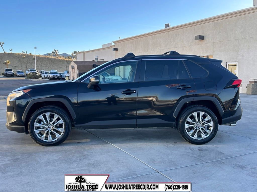 Used 2021 Toyota RAV4 XLE Premium image 5