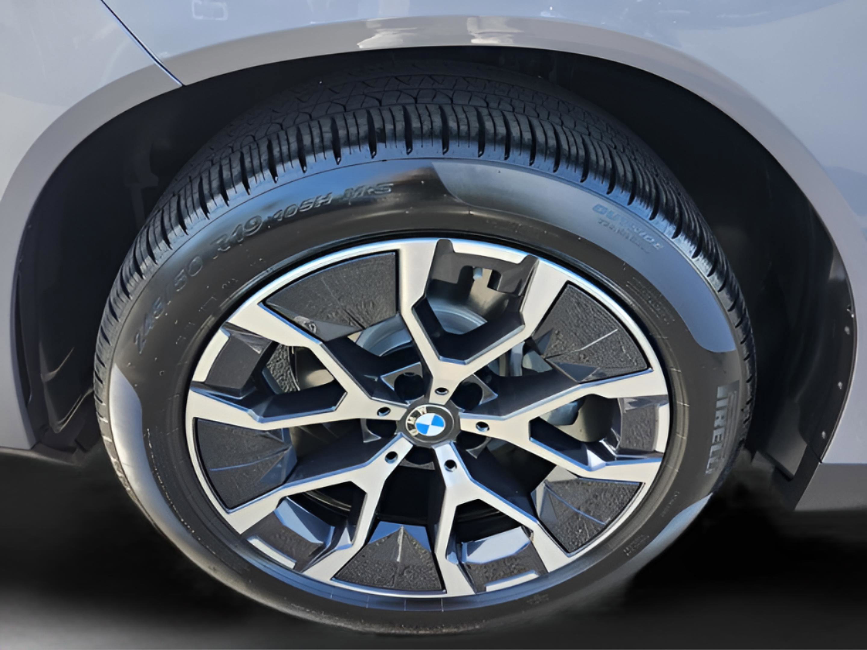 Certified 2025 BMW X3 xDrive30i w/ Premium Package image 25