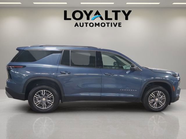 Used 2024 Chevrolet Traverse LT w/ Enhanced Driving Package image 6