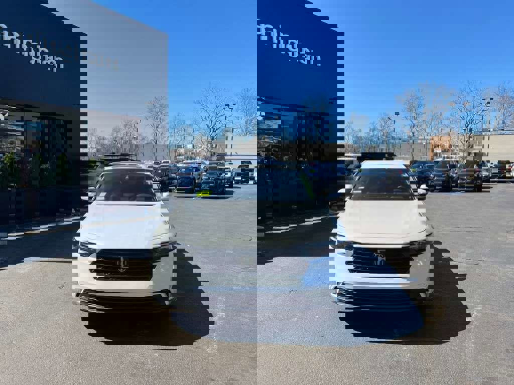 Used 2023 Honda Accord EX image 2