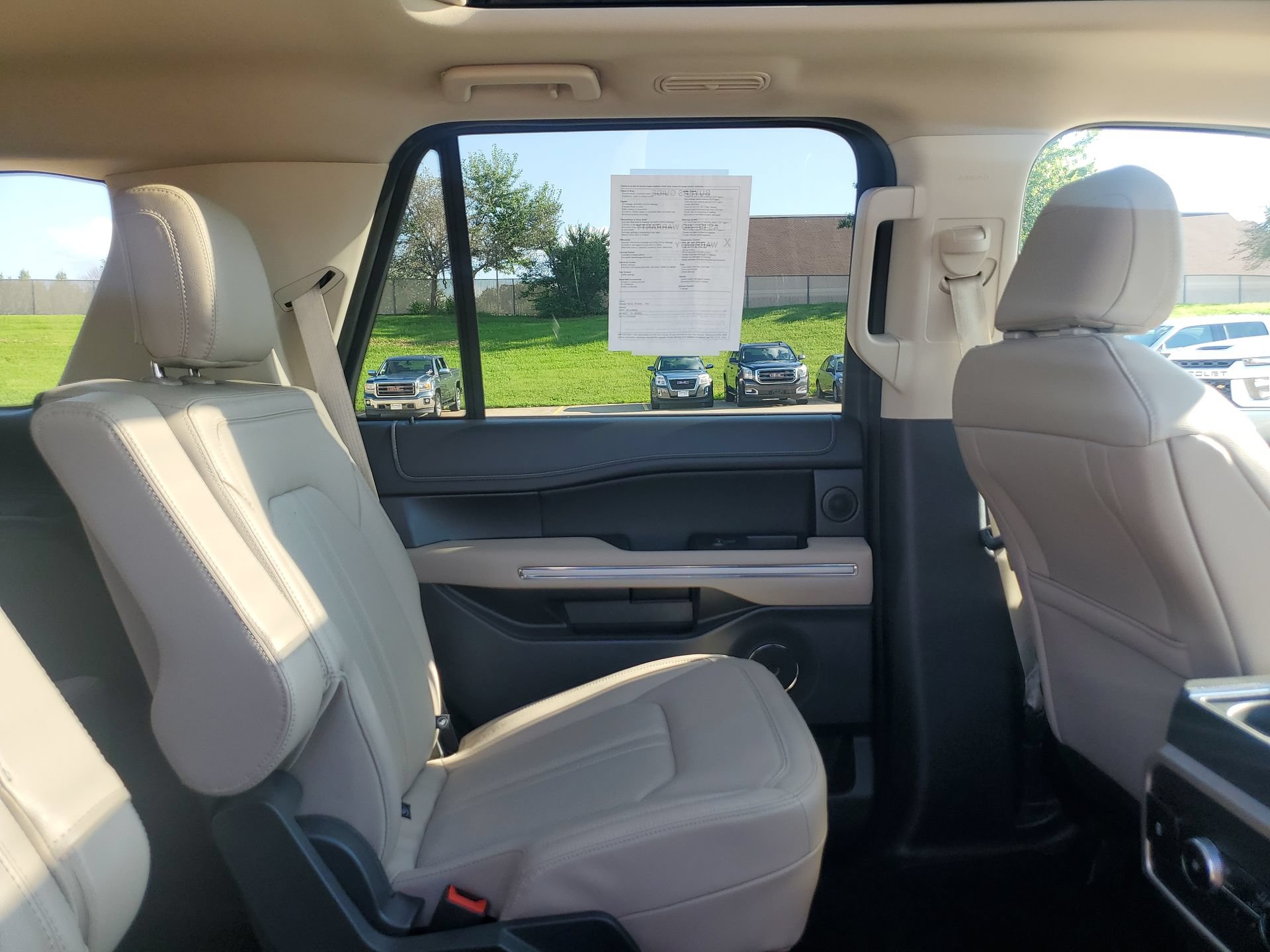 Used 2024 Ford Expedition Limited AWD/4WD image 34