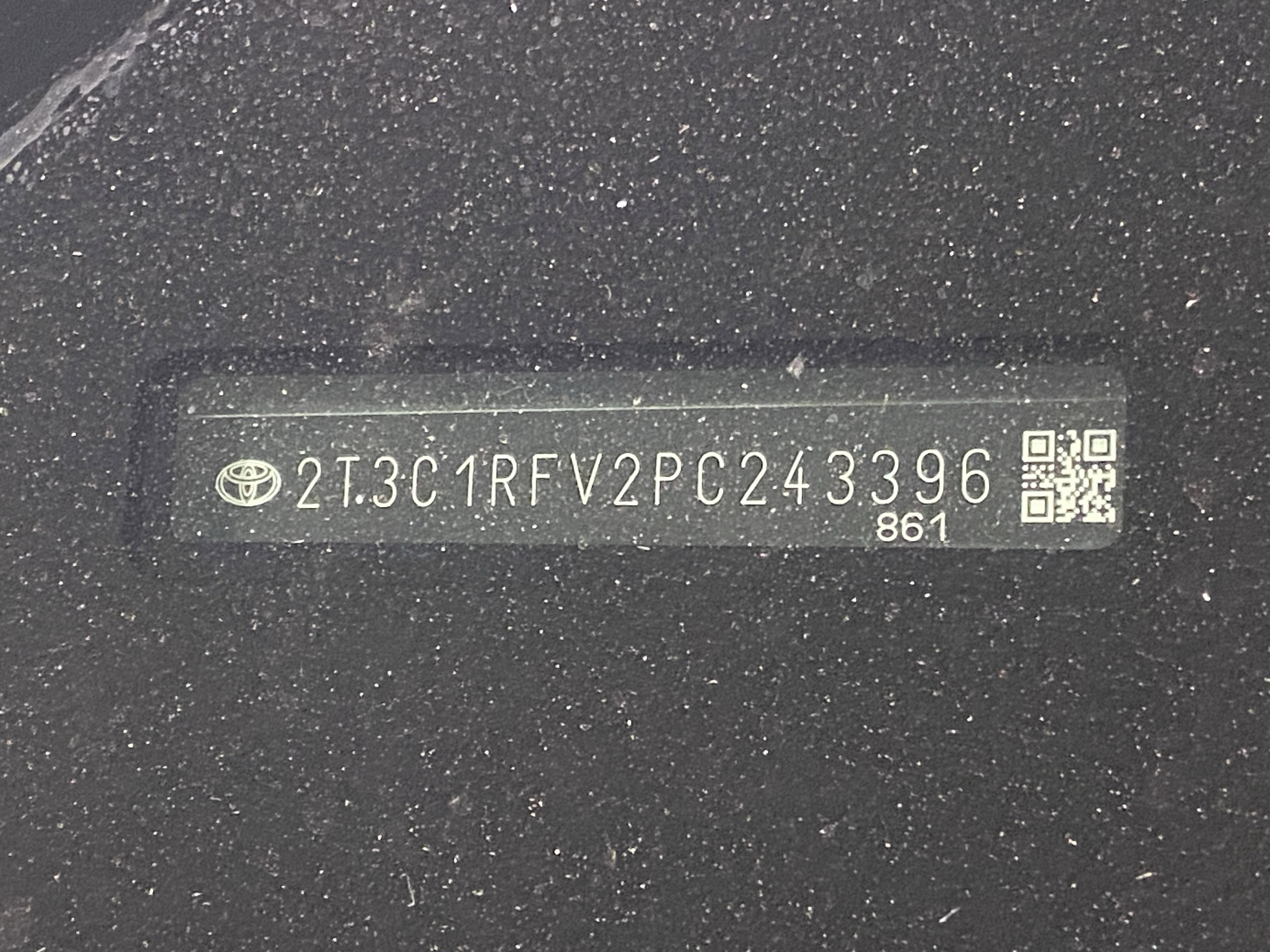 Used 2023 Toyota RAV4 XLE Premium image 7