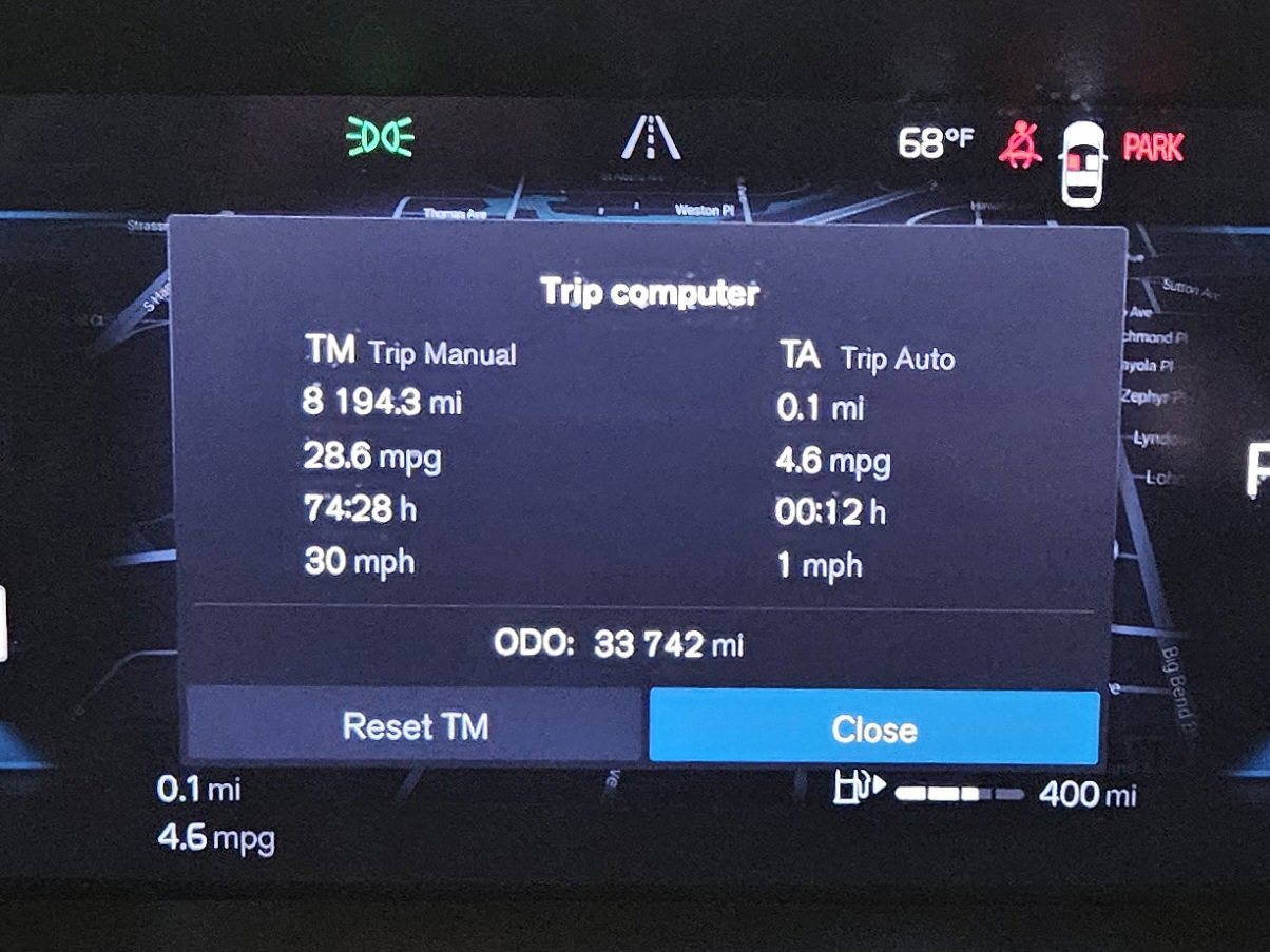 Used 2023 Volvo V60 B5 Cross Country Plus w/ Protection Package Premier image 9