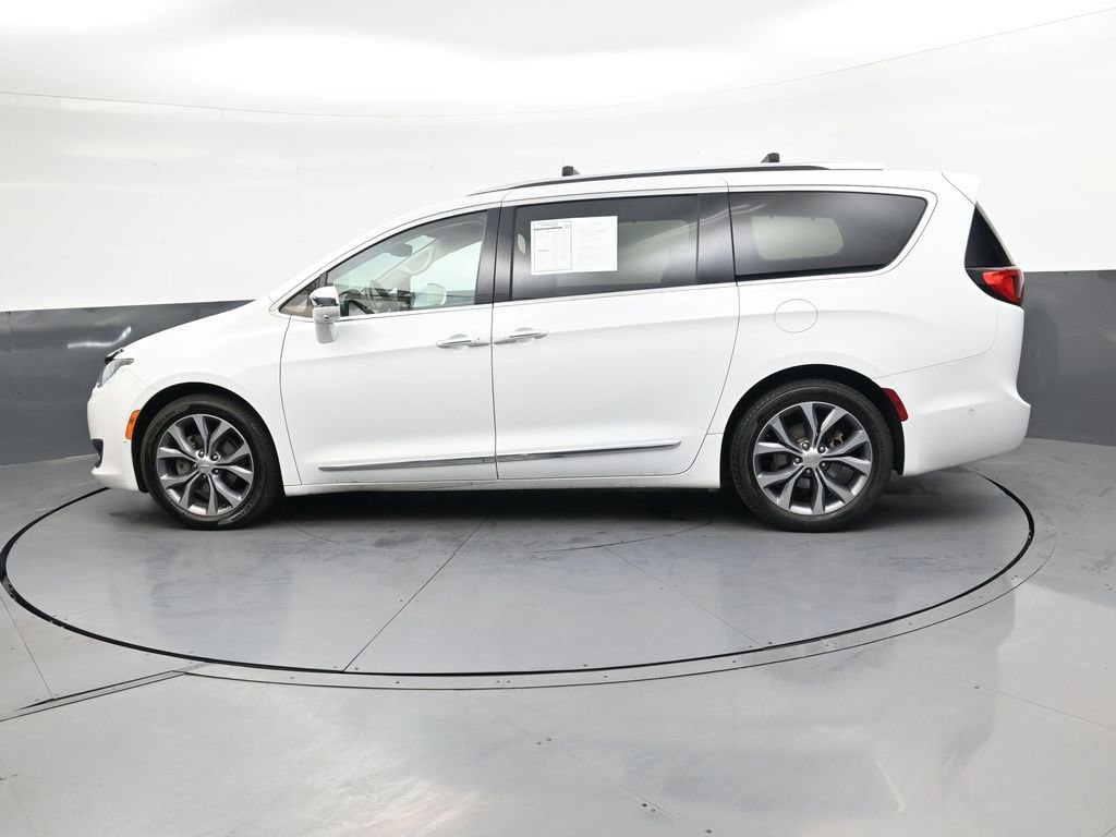 Used 2017 Chrysler Pacifica Limited FWD image 7