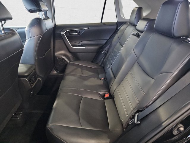Used 2021 Toyota RAV4 XLE Premium image 14