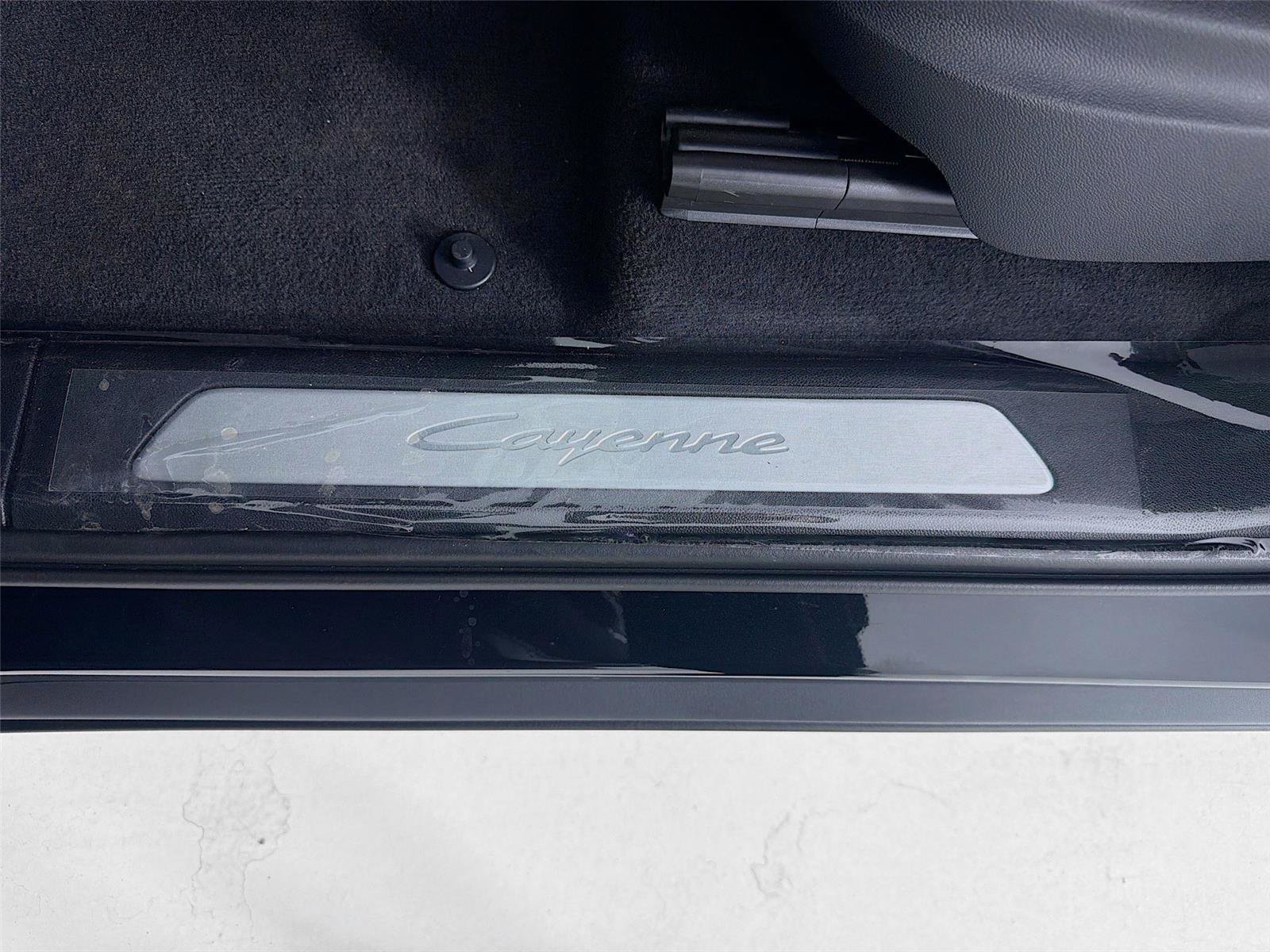 New 2026 Porsche Cayenne Coupe AWD/4WD image 9