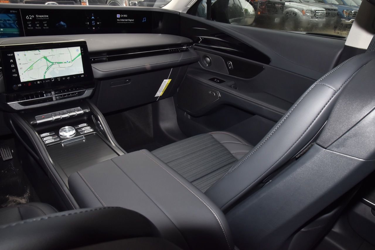 New 2026 Lincoln Nautilus Reserve w/ Jet Appearance Package AWD/4WD image 24