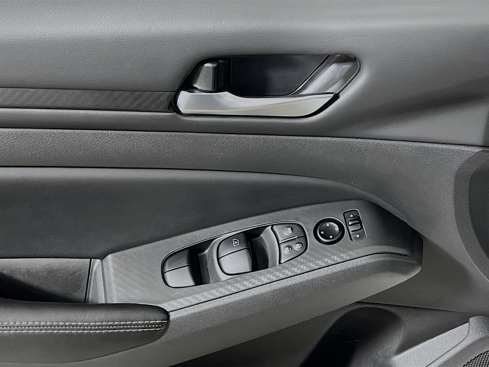 Used 2024 Nissan Altima 2.5 SV image 17