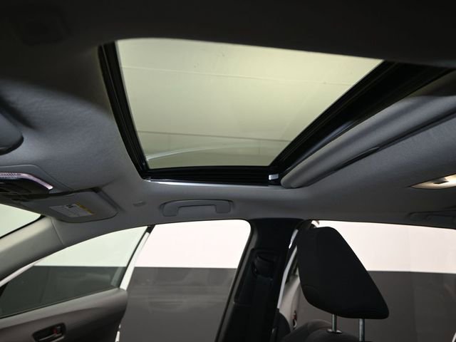 Used 2023 Toyota Corolla Cross LE w/ Moonroof Package image 11