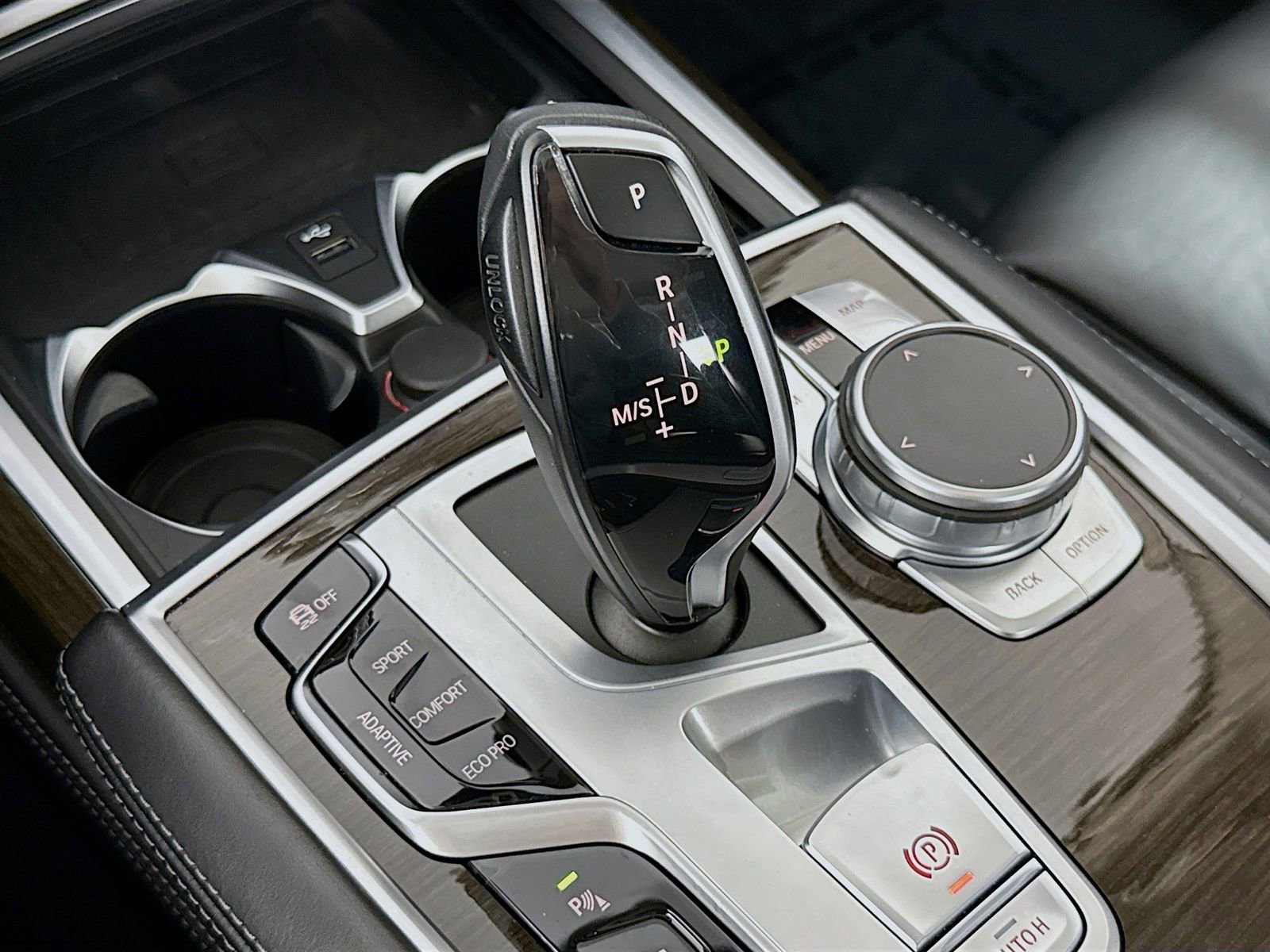 Certified 2022 BMW 750i xDrive image 17