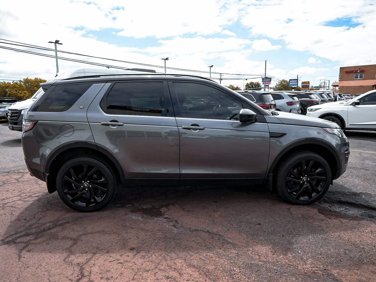 Used 2019 Land Rover Discovery Sport HSE Luxury AWD/4WD image 7