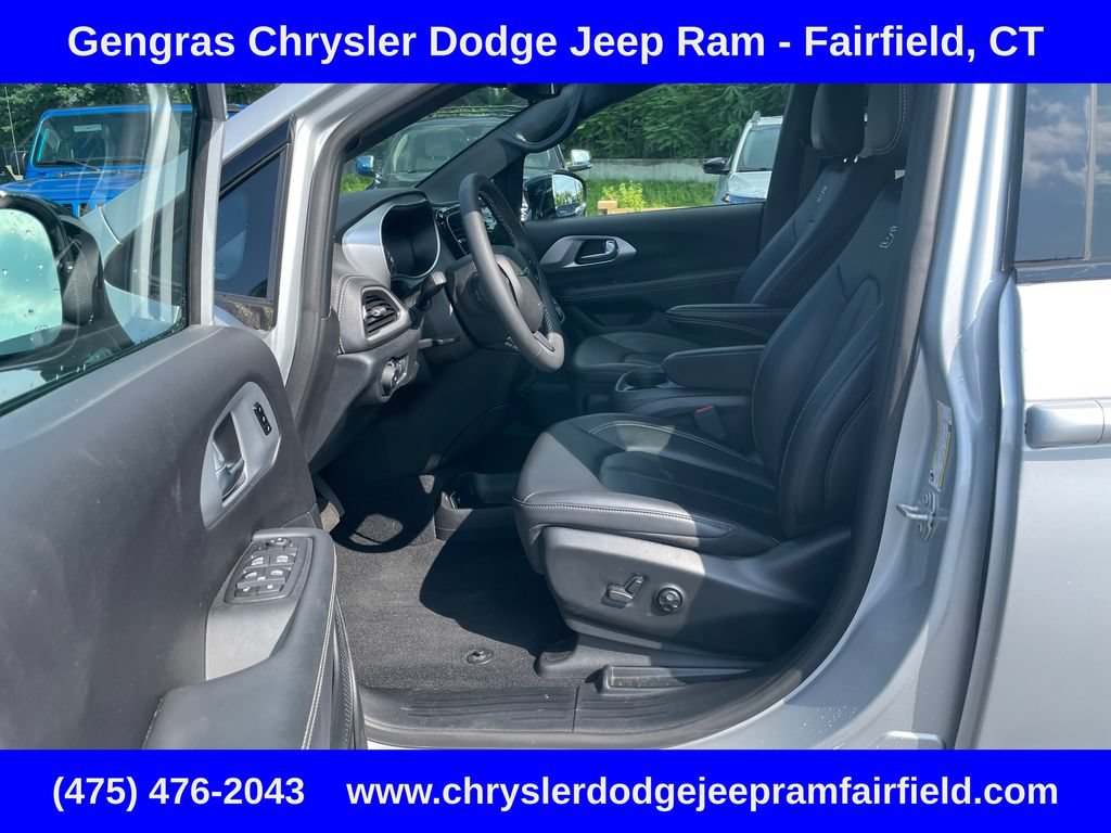 Certified 2024 Chrysler Pacifica Touring-L w/ S Appearance Package AWD/4WD image 55