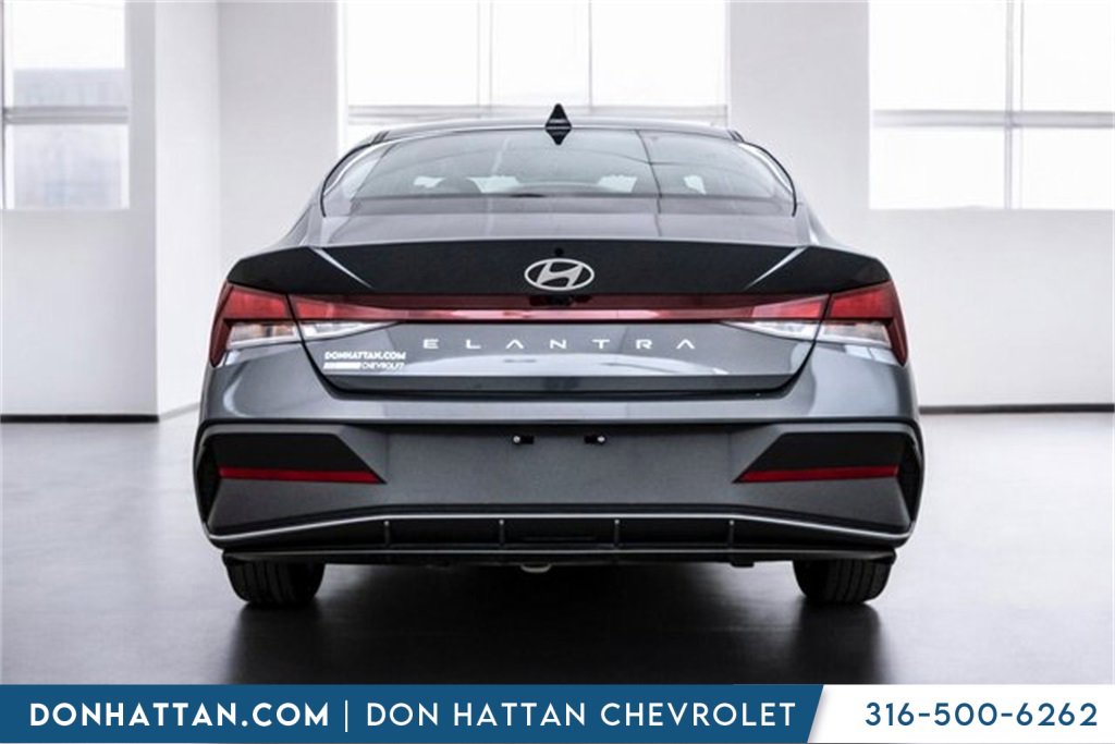 Used 2024 Hyundai Elantra SEL image 35