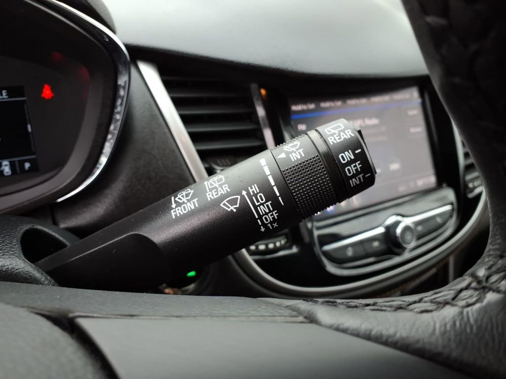 Used 2021 Chevrolet Trax LT w/ Premium Seat Package image 22