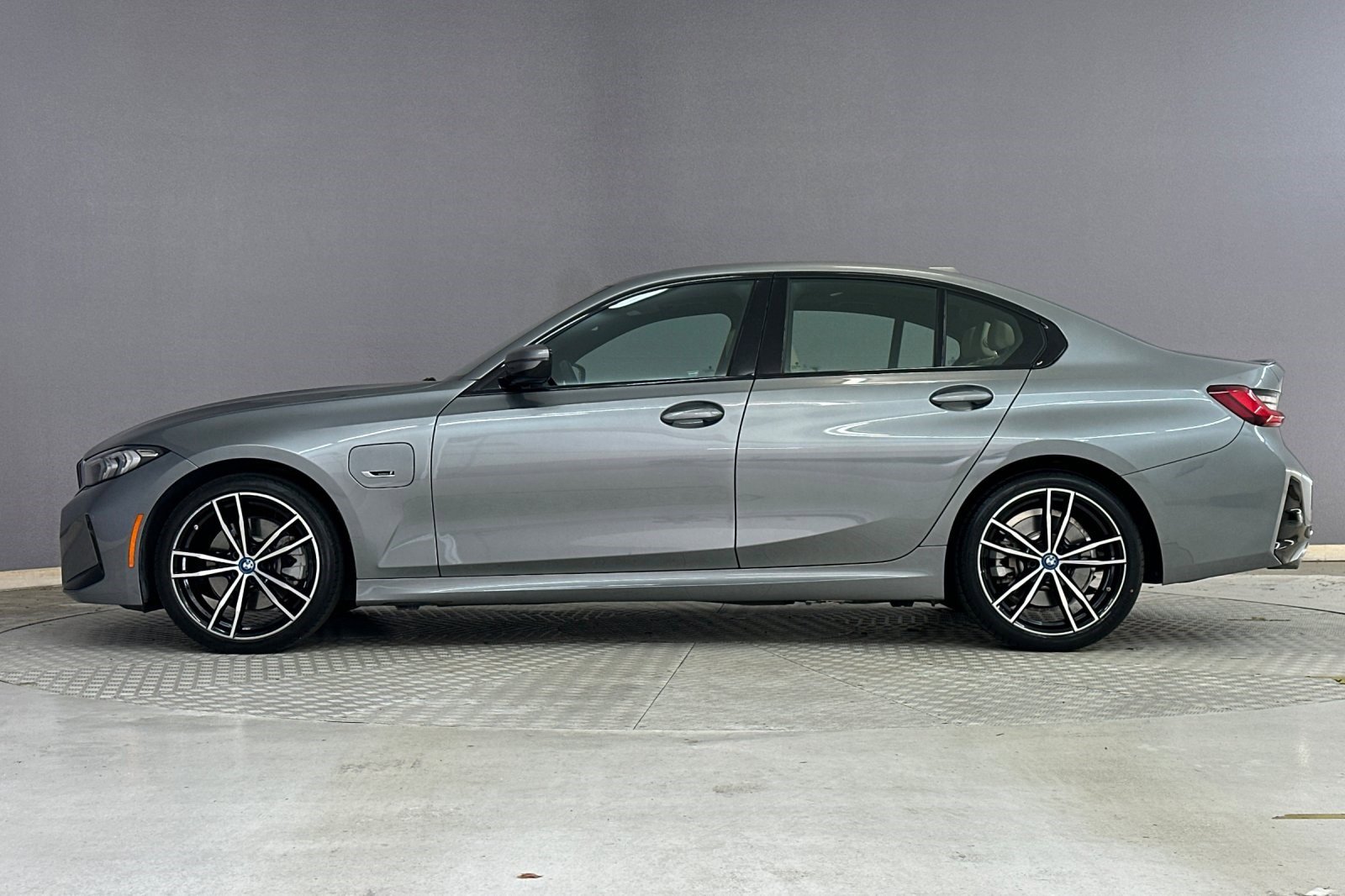 Certified 2023 BMW 330e w/ M Sport Package image 2