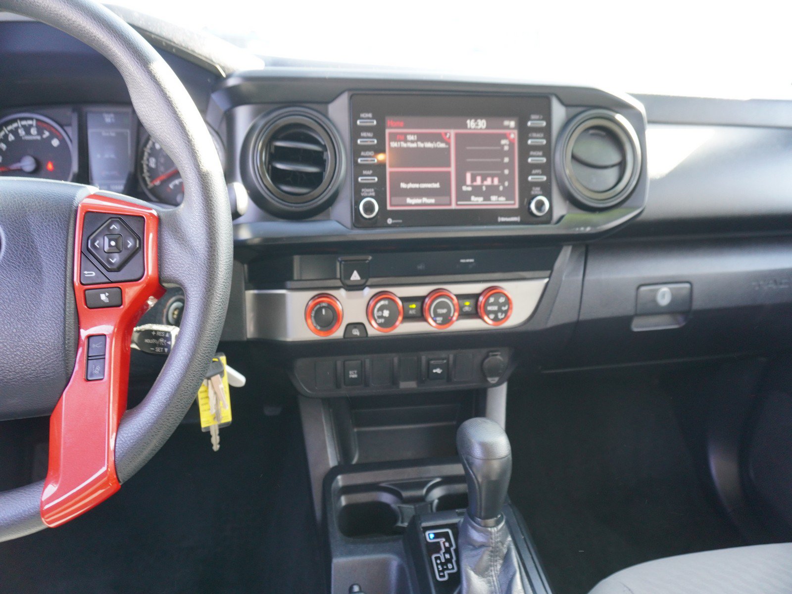 Used 2020 Toyota Tacoma SR AWD/4WD image 17
