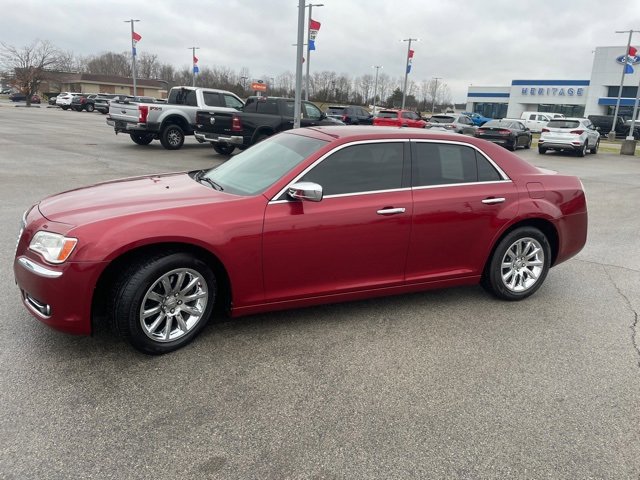 Used 2014 Chrysler 300 C image 4