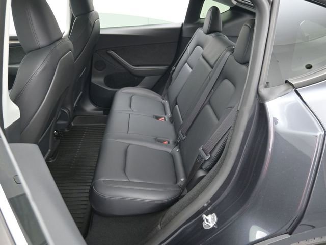 Used 2024 Tesla Model Y Performance image 26