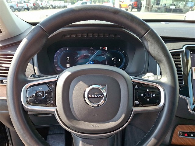 Used 2023 Volvo XC90 B6 Plus image 21