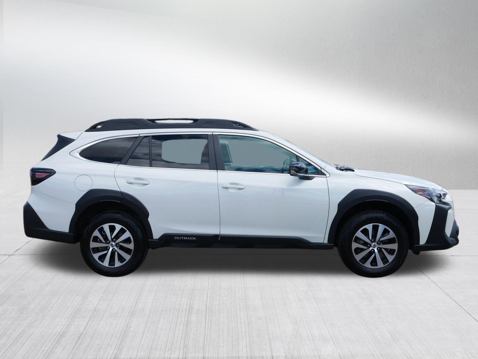 Used 2024 Subaru Outback Premium AWD/4WD image 8