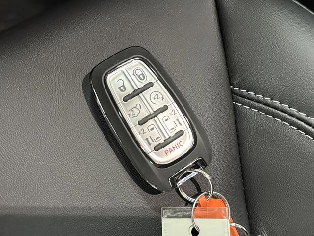 New 2026 Chrysler Pacifica Select image 28