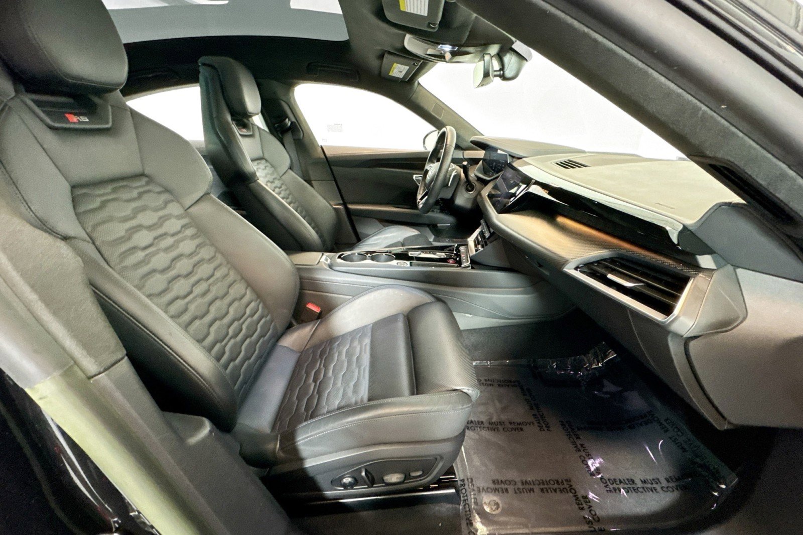 Used 2023 Audi RS e-tron GT image 26