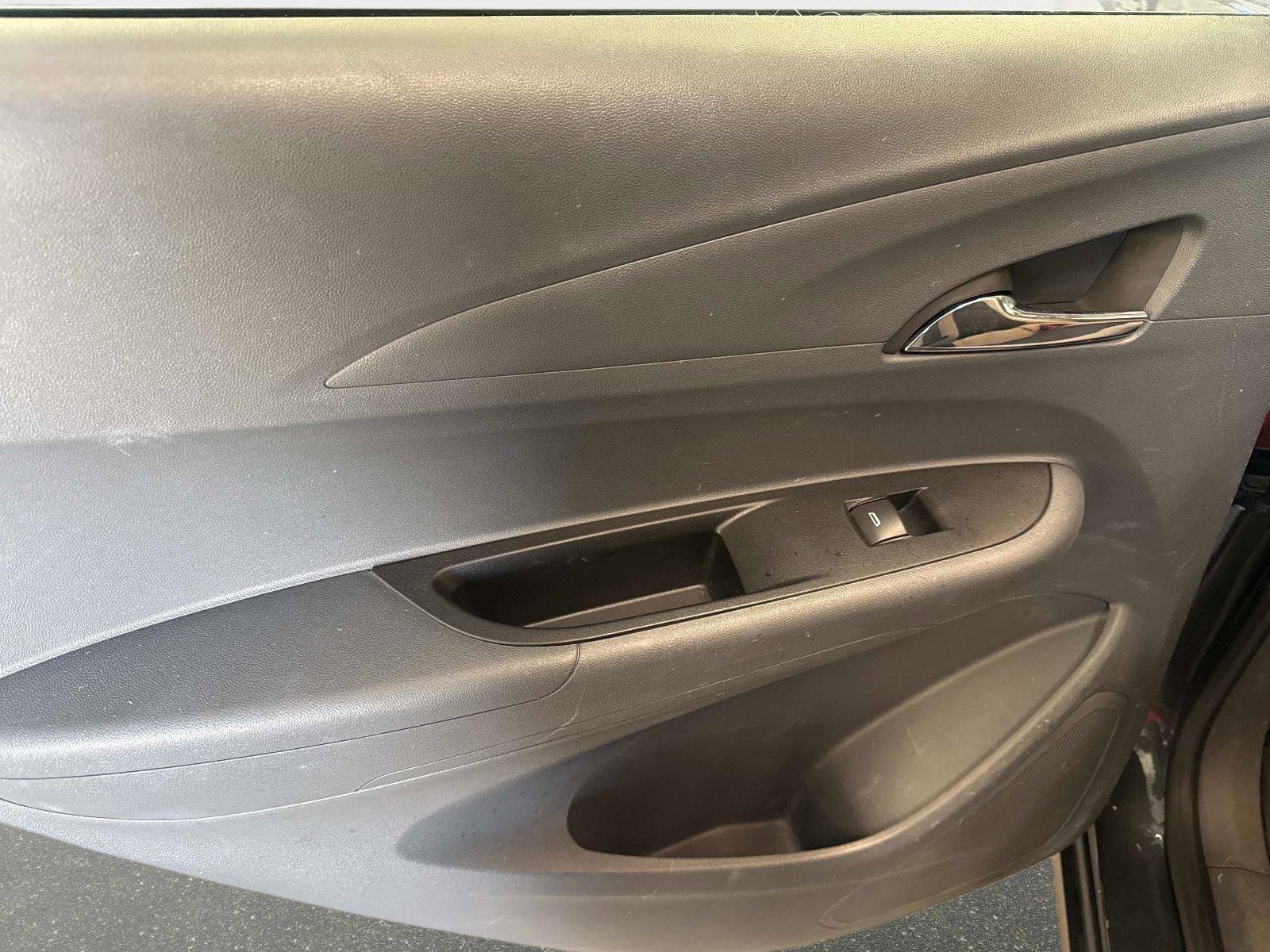 Used 2019 Chevrolet Bolt LT image 11